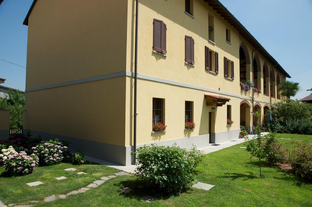 Cascina Delle Mele Bed & Breakfast Vittuone Exterior photo