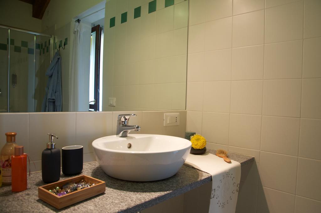 Cascina Delle Mele Bed & Breakfast Vittuone Exterior photo